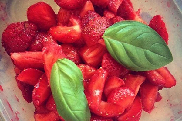 Aardbeienjam met basilicum