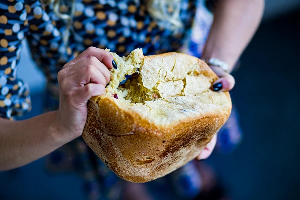 Huisgemaakt tarwebrood met pompoen en cranberries